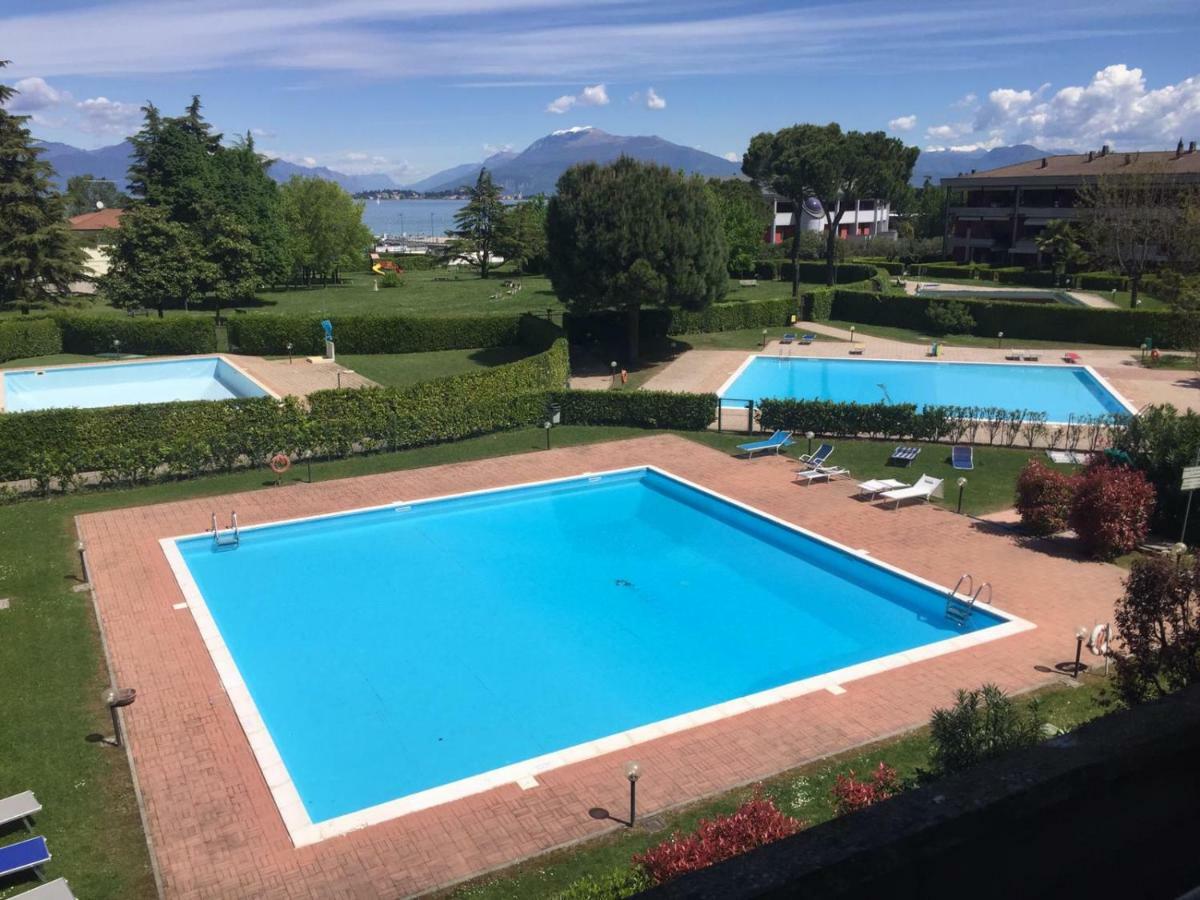 Casa Palazzo Appartement Desenzano del Garda Buitenkant foto