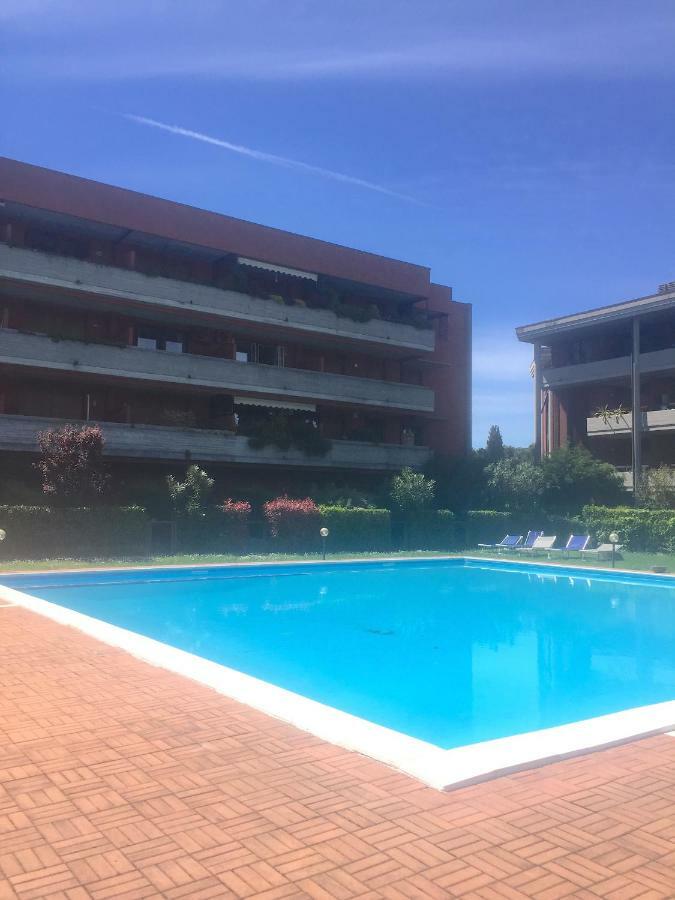 Casa Palazzo Appartement Desenzano del Garda Buitenkant foto